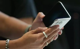 iPhone Duo không có khe lắp SIM: Làm thế nào để giữ được số điện thoại cũ?