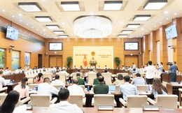 Từ hôm nay, UBTVQH sẽ xem xét thông qua Nghị quyết mới về bảng lương, phụ cấp, tiêu chuẩn bổ nhiệm, điều kiện nâng ngạch...