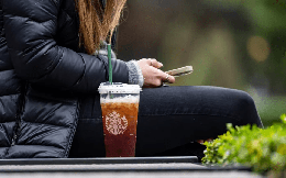 Starbucks 'lùi bước' với tham vọng xanh vì phải cắt giảm 2 tỷ USD: Sa thải nhân sự phụ trách phát triển bền vững, ESG phải nhường đường cho bài toán chi phí
