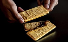 Giá vàng vừa chạm đáy 1 tháng, sáng nay bất ngờ bật tăng 2,5 triệu đồng/lượng