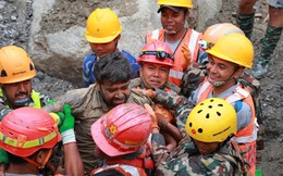 Phép màu sau 9 ngày dưới lòng núi Nepal: Đội cứu hộ nghe thấy tiếng người trong đường hầm, 2 công nhân được giải cứu thành công