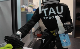 Robot hình người thay giúp việc làm việc nhà, giá hơn 700 nghìn đồng/giờ
