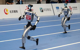 Robot Trung Quốc chạy kỳ quặc đến mức con người cũng bắt chước theo