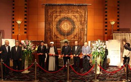 Tấm thảm Ba Tư trị giá 2 triệu USD đang được trưng bày tại Hà Nội