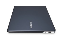 Samsung ra sản phẩm cạnh tranh với MacBook Air của Apple