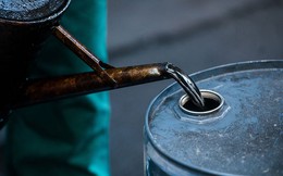 Ý kiến: Giá dầu giảm, có nên tăng thuế nhiên liệu để giá cao trở lại?
