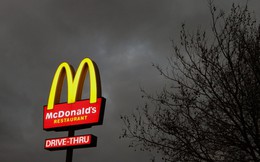 Giông tố bủa vây McDonald's