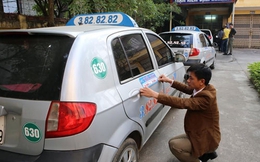 Sợ bị "tuýt còi", hàng loạt hãng taxi hứa sẽ giảm giá cước