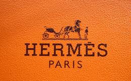 Cận cảnh quy trình sản xuất những chiếc cà vạt “huyền thoại” của Hermès