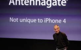 Cách Steve Jobs dẹp tan đợt 'khủng hoảng ăng-ten' của iPhone 4