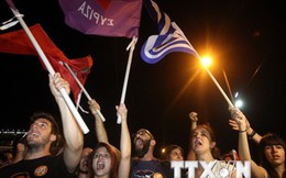 Ngân hàng Hy Lạp đóng cửa, doanh nghiệp trả lương bằng tiền mặt