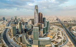Saudi Arabia tính hủy hàng loạt siêu dự án vì thiếu tiền