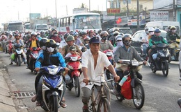 Mỗi ngày dân Sài Gòn sắm 100 ô tô, 1000 xe máy