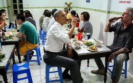 Từ chuyện ông Obama ăn 2 suất bún chả, nhớ ông Bill Clinton ăn phở 2 lần