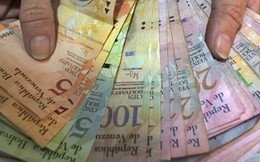 Venezuela tuyên bố phá giá đồng nội tệ, tăng giá xăng sau 20 năm