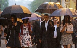Obama dạo phố cổ Havana dưới mưa