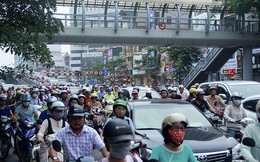 Nguyên sĩ quan công an chỉ ra 8 lí do tắc đường Hà Nội