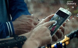 Samsung tung video "khoe" Galaxy S7 chống được nước