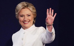 Bà Clinton tạo khoảng cách lớn so với đối thủ một ngày trước bầu cử