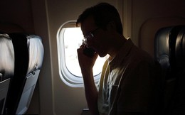 Đây là điều sẽ xảy ra nếu bạn không tắt điện thoại di động trên máy bay