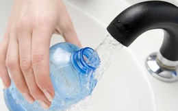 Đừng bơm nước lại những chai nhựa để tái sử dụng nhiều lần, hiểm họa khôn lường