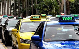 Thứ trưởng Bộ Tài chính trải lòng việc đi làm bằng taxi