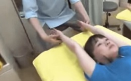 Tập bài này 5 phút mỗi ngày, dân văn phòng Nhật Bản không biết đau lưng là gì!