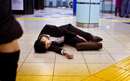 Nhật Bản thực hiện chiến dịch 'ép' công dân nghỉ sớm ngày cuối tuần