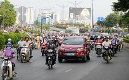 Từ hôm nay, ô tô, xe máy được tăng tốc thêm 10km/h trong khu vực đông dân