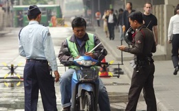 Uber và Grab chính thức tạm ngưng dịch vụ xe ôm tại Bangkok