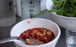 Uống rượu khi ăn tiết canh có diệt được khuẩn liên cầu lợn?