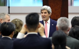 Ngoại trưởng Mỹ John Kerry trò chuyện cùng sinh viên TPHCM