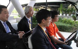 Thứ trưởng Nhật Bản trải nghiệm công nghệ xe tự hành của FPT