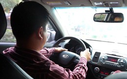 Cấm taxi Uber hoạt động, lái xe lo vỡ nợ trăm triệu