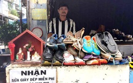 Món quà của người thợ sửa giày bên đường khiến cụ ông rơi nước mắt