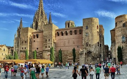 Du lịch đóng góp 14% nguồn thu thuế nhưng đây là lý do Barcelona sẵn sàng đuổi khách