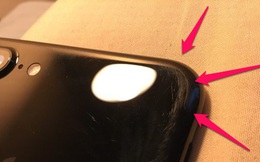 Đây là 'nhan sắc' tàn tạ của iPhone 7 Plus đen bóng chỉ sau ba tháng sử dụng