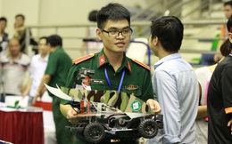 Mới còn là sinh viên, nhóm bạn trẻ này đã ẵm trọn 450 triệu từ cuộc thi xe không người lái đầu tiên tại Việt Nam