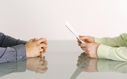 Bạn sẽ làm gì với tay mình trong cuộc phỏng vấn? Câu hỏi tưởng ngớ ngẩn nhưng thực ra 90% các nhà tuyển dụng đang nhìn vào tư thế tay để đánh giá ứng viên của mình