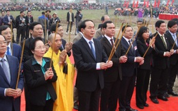 Hà Nam: Chủ tịch nước lái máy cày trong lễ hội Tịch điền Đọi Sơn 2017