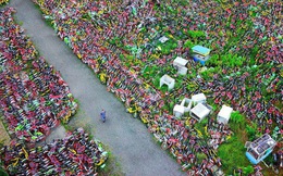 Cận cảnh “nghĩa địa” xe đạp khổng lồ tại Trung Quốc, mặt trái của "nền kinh tế cho thuê"