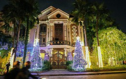 Chùm ảnh: Những chủ biệt thự ở phố nhà giàu Sài Gòn đầu tư cả chục triệu đồng trang trí Noel