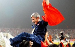 “Vị thánh sống” từng giúp ĐT Việt Nam lên ngôi AFF Cup 2008 giờ đang làm gì?