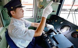 Nhân viên đường sắt Nhật Bản luôn dùng tay chỉ vào mọi vật và đây là lý do đằng sau hành động thú vị ấy