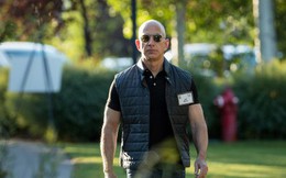 Số tiền Jeff Bezos kiếm được trong 1 phút gấp 4 lần lương cả năm của công nhân Mỹ