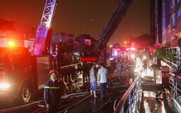 Cận cảnh hiện trường tan hoang sau vụ cháy chung cư Carina Plaza khiến 13 người chết