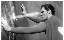 Con người sẽ có thể bắn ra tia laser từ mắt không khác gì Superman