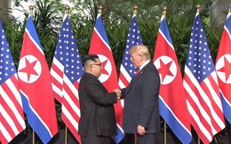 Trực tiếp: Ông Trump và ông Kim đã thực hiện cái bắt tay lịch sử