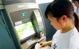 4 ngân hàng phải báo cáo Bộ Công Thương vụ đồng loạt tăng phí rút tiền qua ATM