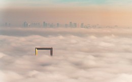 Dubai vừa khánh thành tòa nhà dát vàng trông giống hệt cái khung ảnh